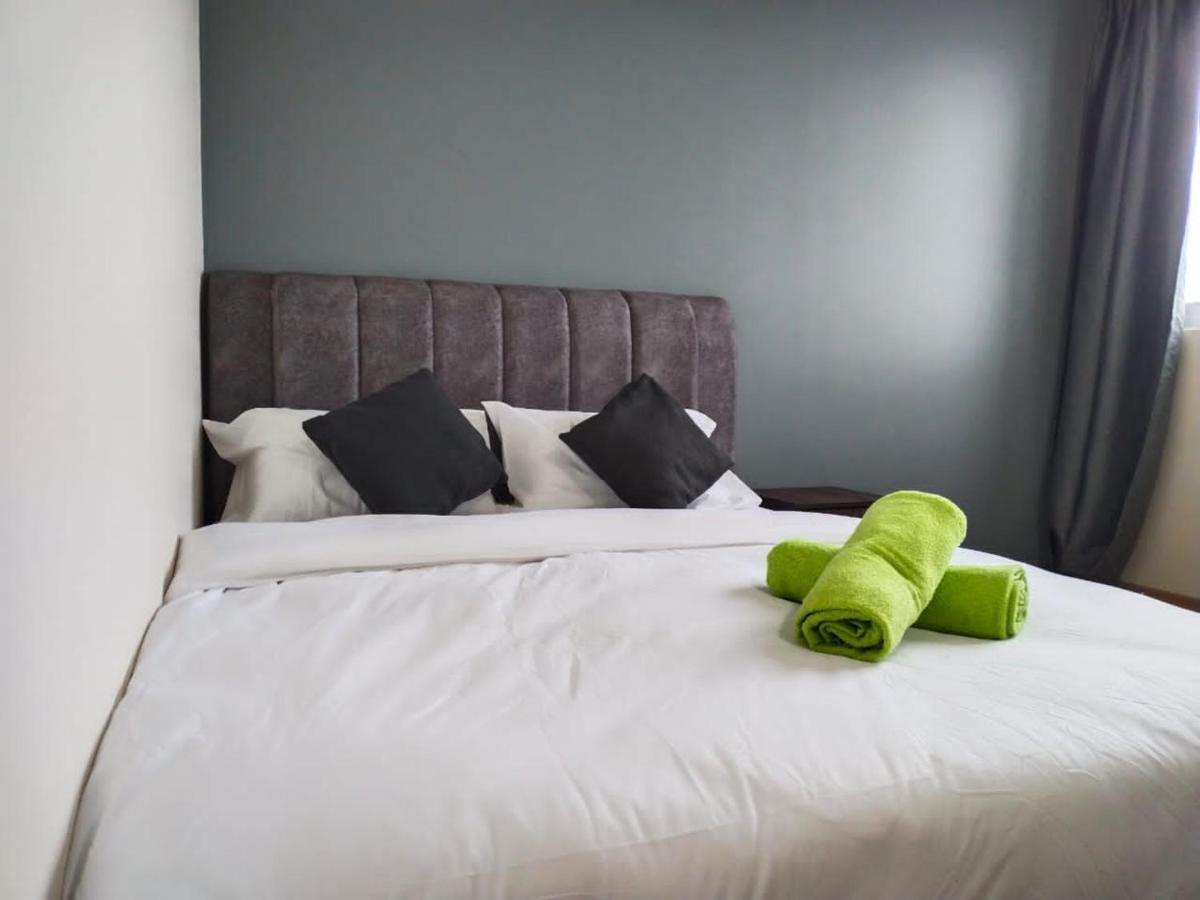 3 Bedrooms Big House Saville Cheras Mrt With Balcony Экстерьер фото